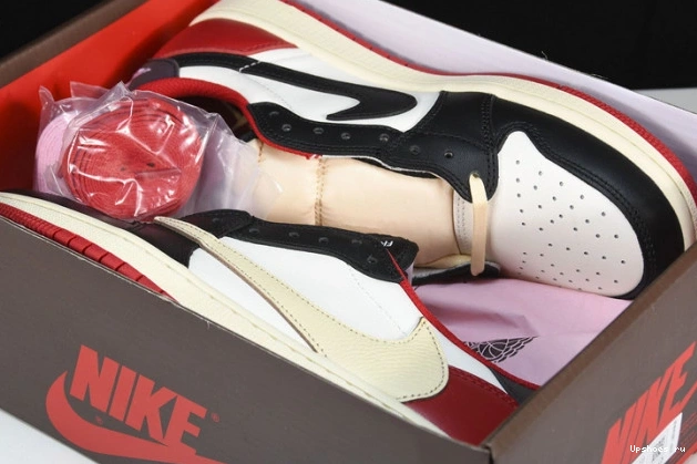 DM7866--140 OG TRAVIS LOW RETRO SP SCOTT 1  JORDAN  0402